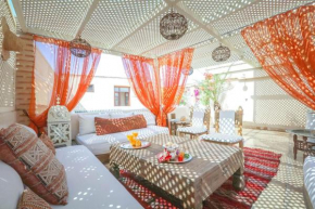  Riad Jaune Safran en Exclusivité  Марракеш